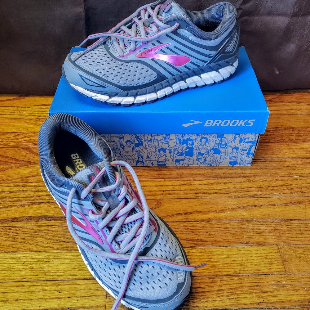 Brooks Ariel '18 - Women's Sneakers - Size 7.5